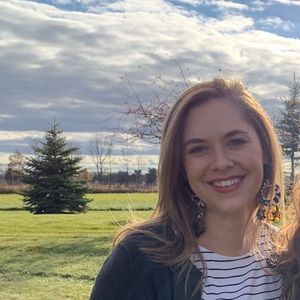 Meet your Posher, Lauren